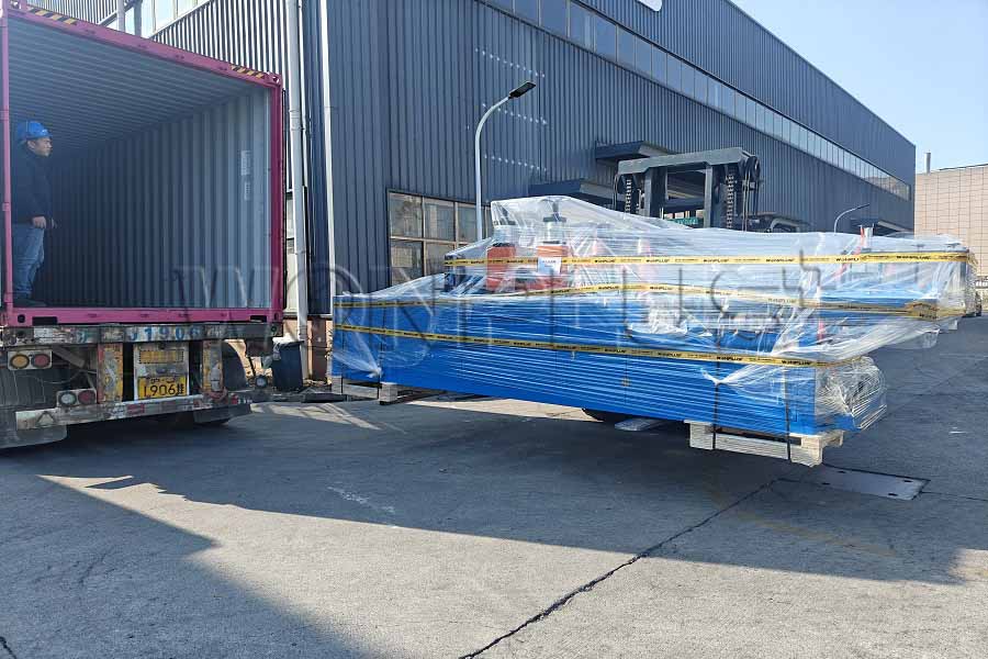 Pengiriman Jalur Ekstrusi Atap Berongga PVC WONPLUS