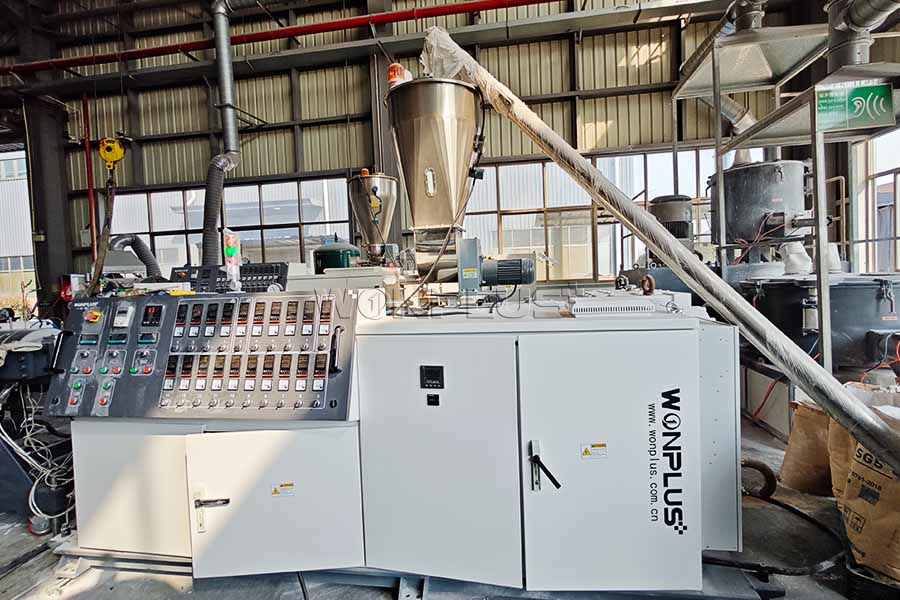 WONPLUS Menyelesaikan Pengoperasian Jalur Ekstrusi Pipa PVC Dua Saluran Keluar Berkinerja Tinggi